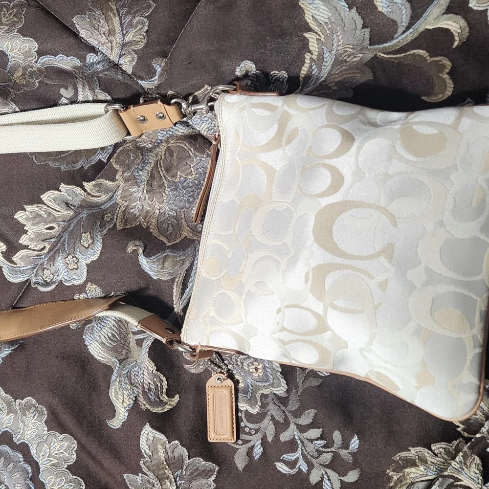 Coach Cream and Tan Crossbody Bag Signature Design Never Used - Picture 2 of 3